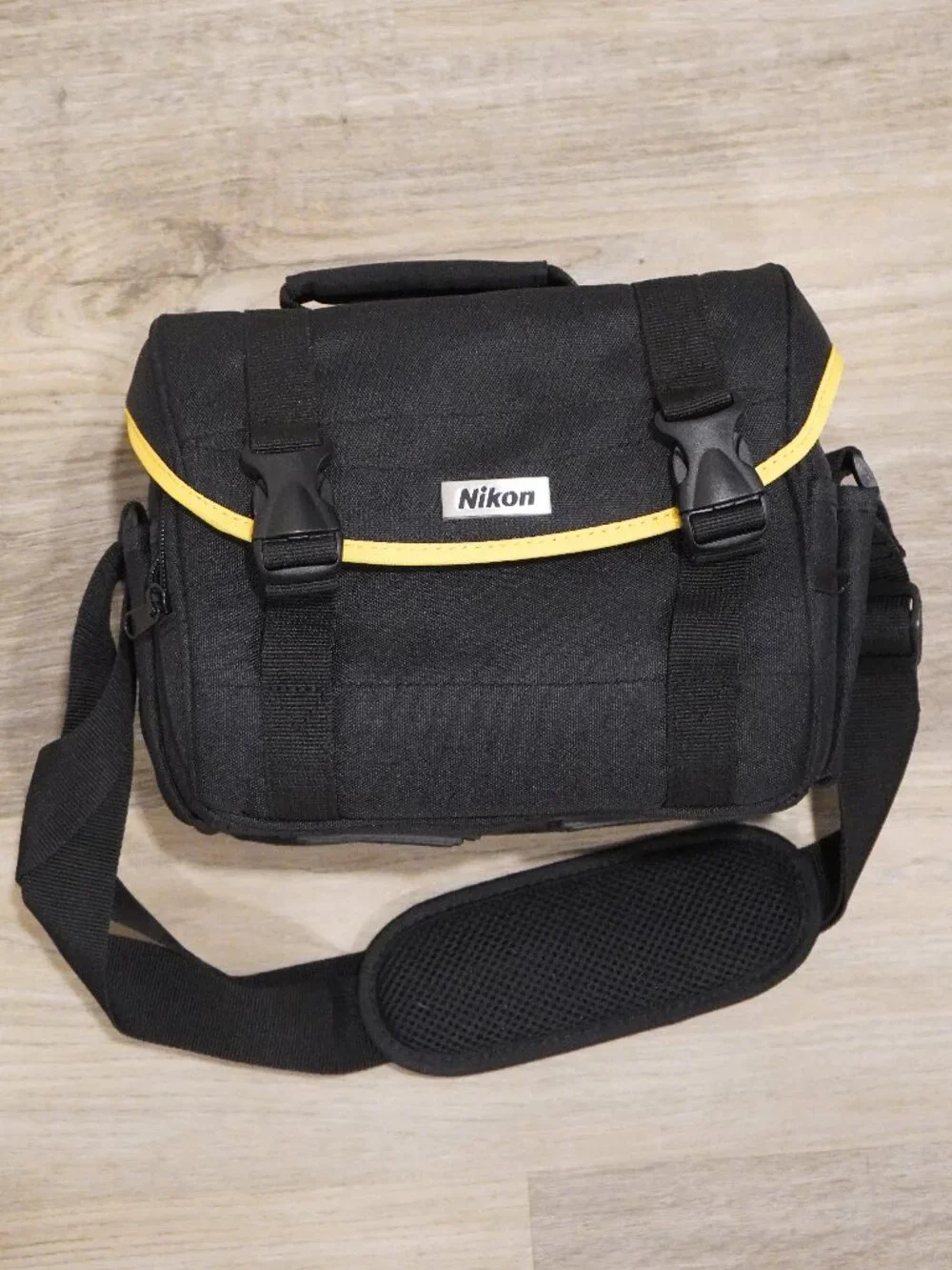 Nikon Camera Bag Black and Yellow Gadget Case 9.5